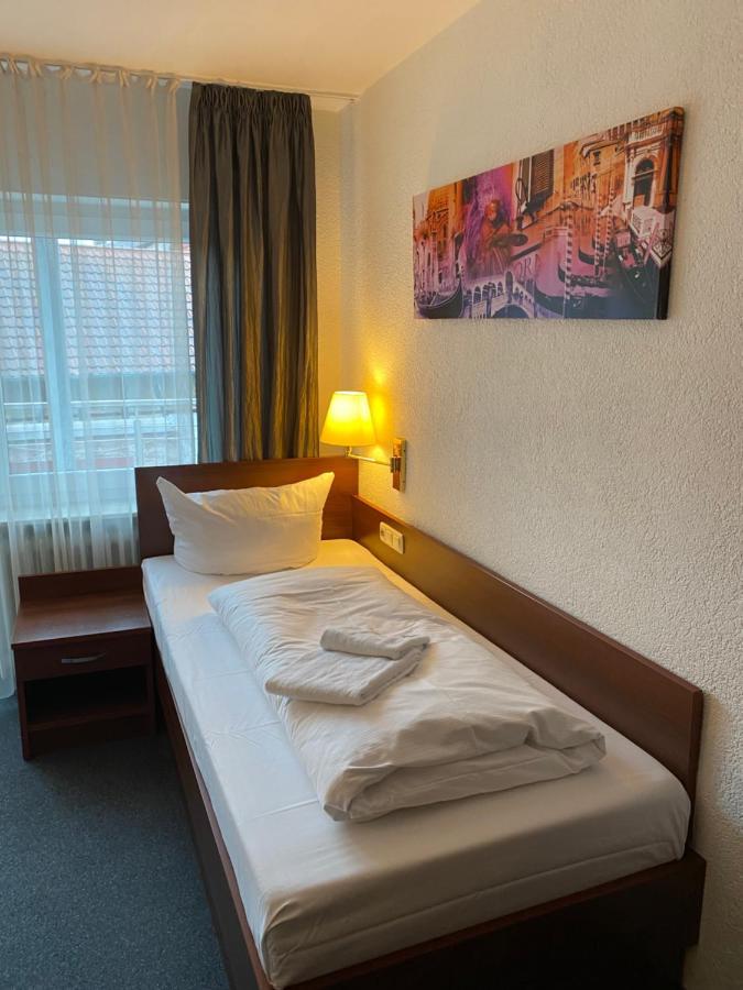 Hotel Sonne Karlsruhe Exterior photo